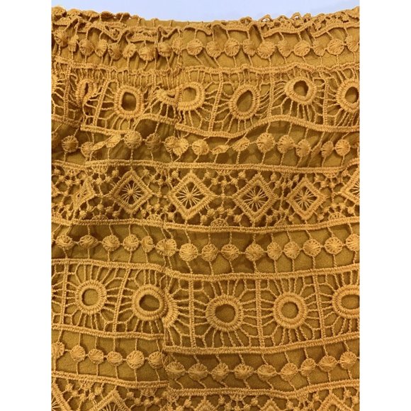 H & M Women’s Shorts With Lace Overlay Size Medium, Lined, Pull-on Gold - Picture 5 of 12